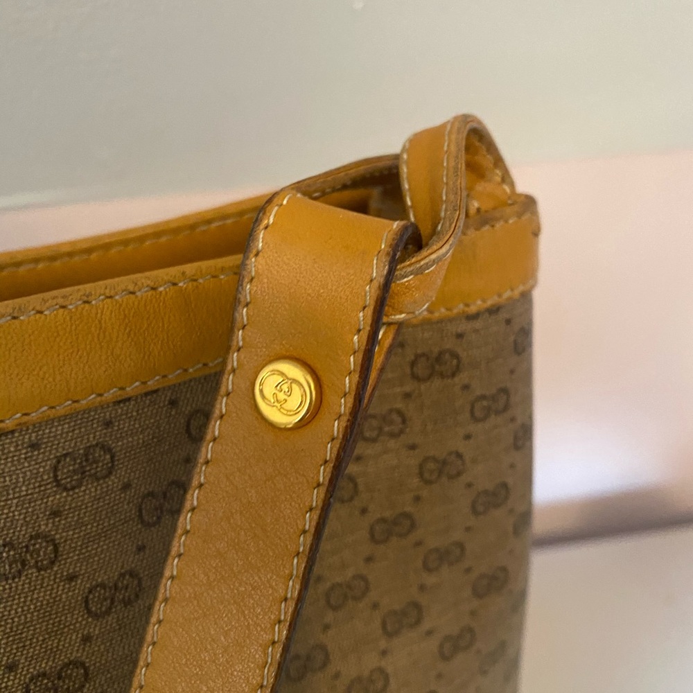 Sold! Authentic monogram Gucci crossbody bag - Picture 8 of 15